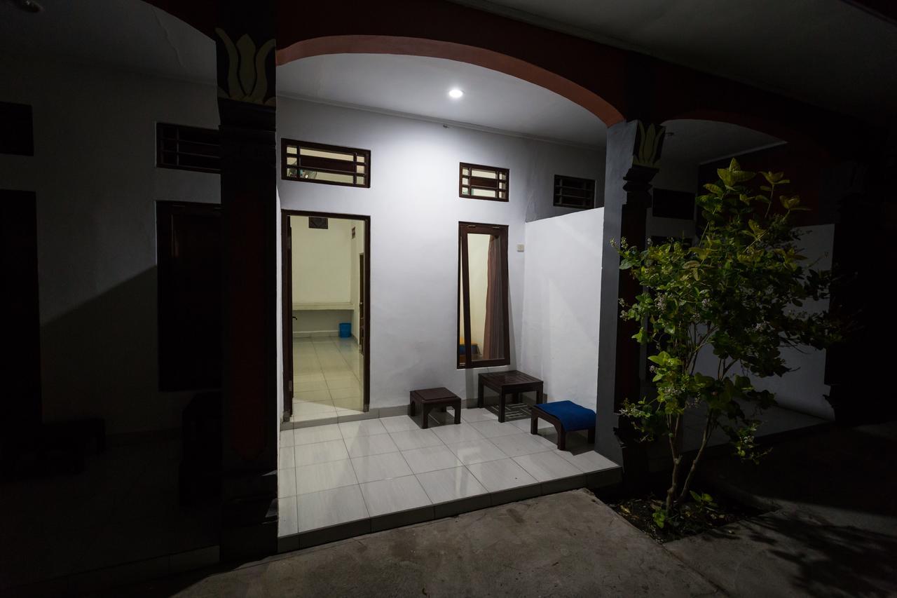 Hotel Lestari Гилиманук Экстерьер фото
