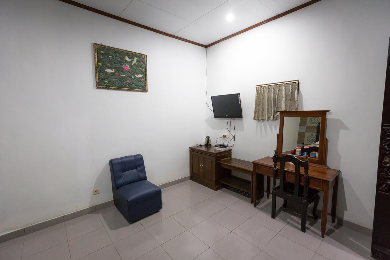 Hotel Lestari Гилиманук Экстерьер фото